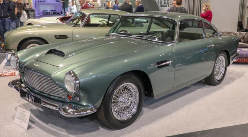 Aston Martin DB4